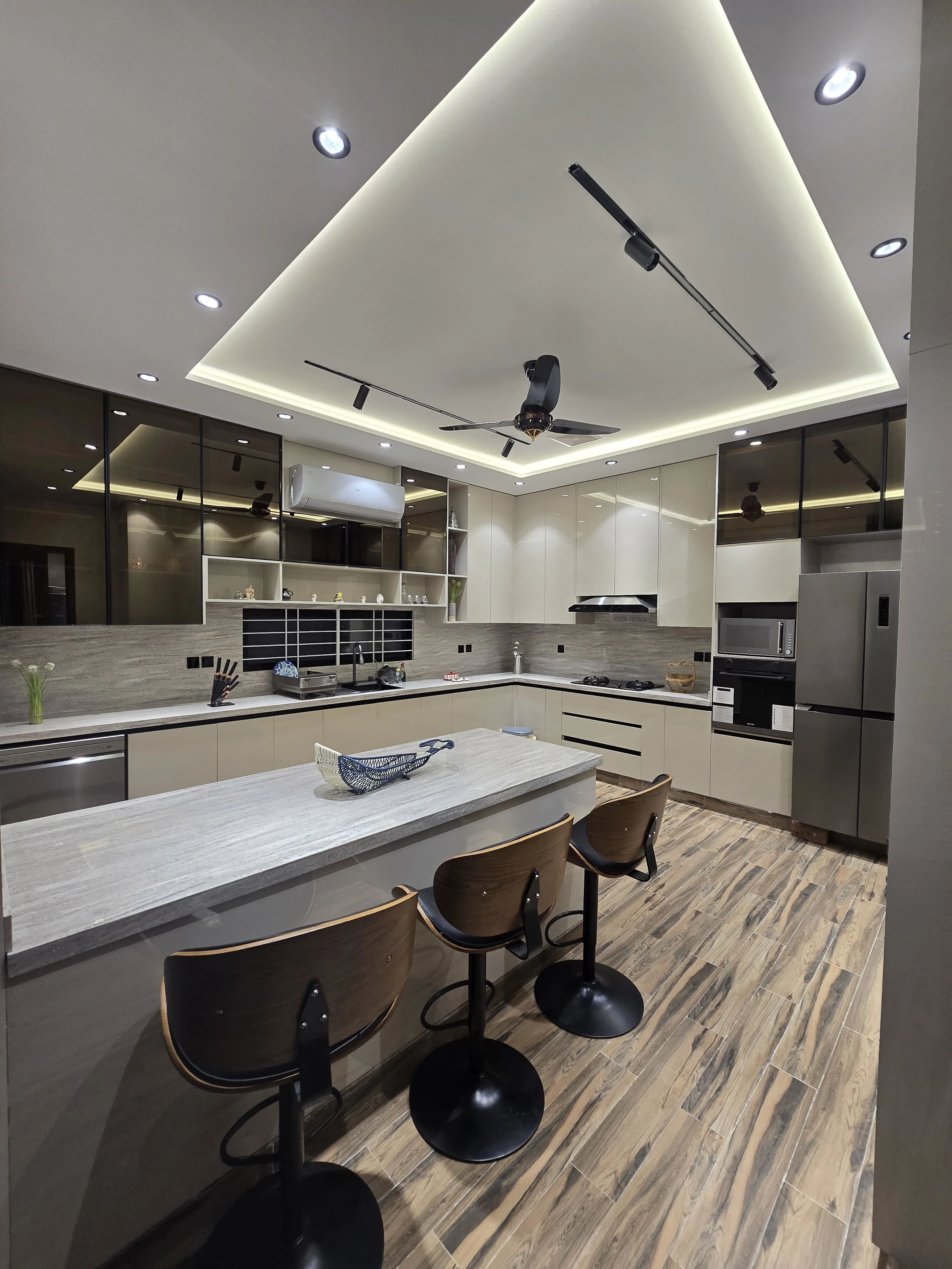 Custom kitchen countertops by Hoorain Corian Experts